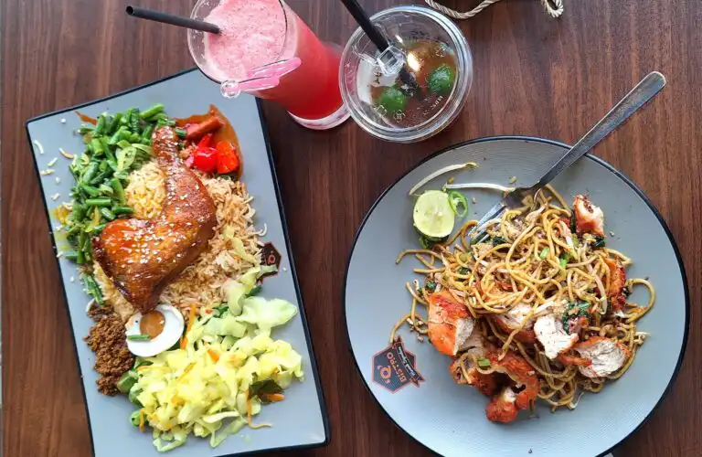 nasi kandar: popular malaysian dishes